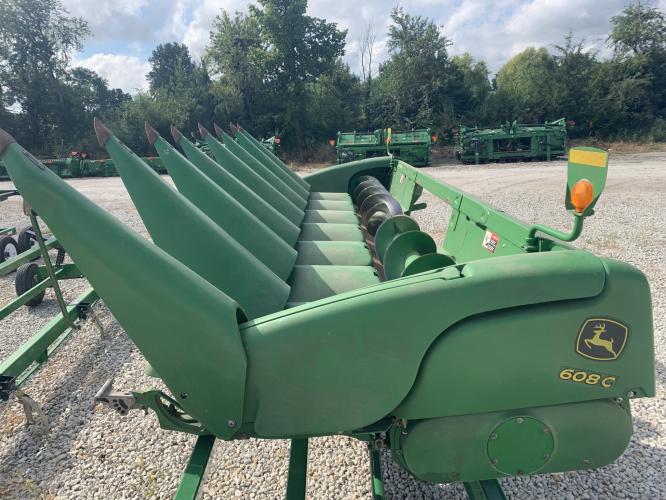 John Deere 608C
