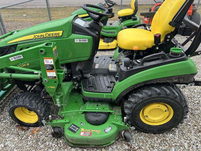 John Deere 1025R