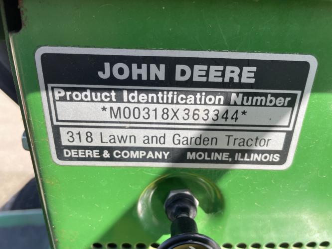 John Deere 318