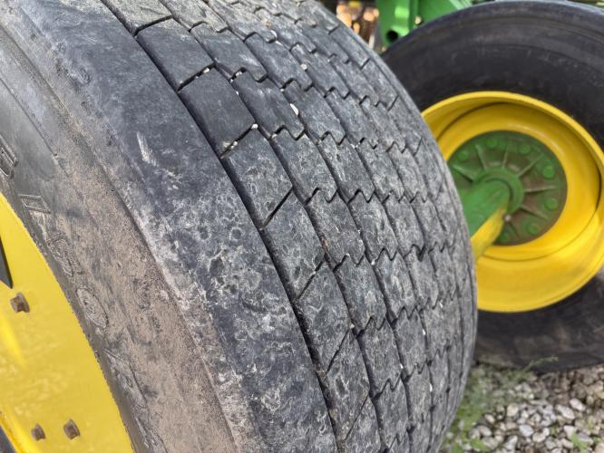 John Deere 2730