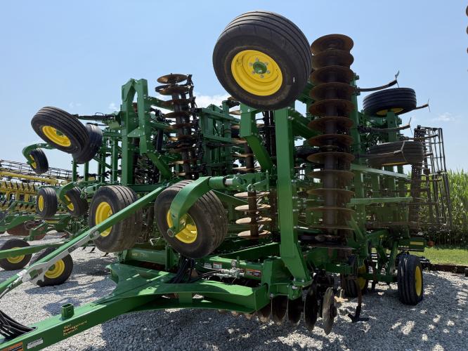 John Deere 2330