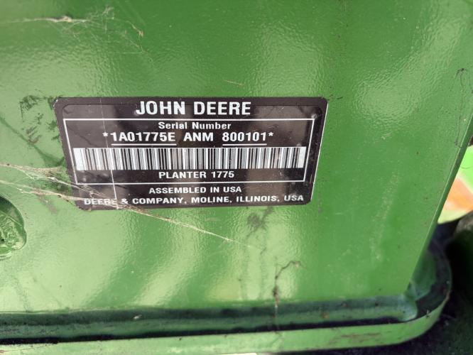 John Deere 1775