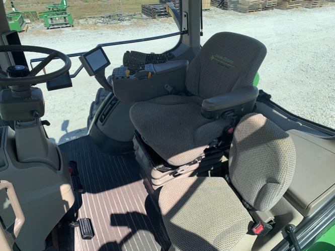 John Deere 8310R