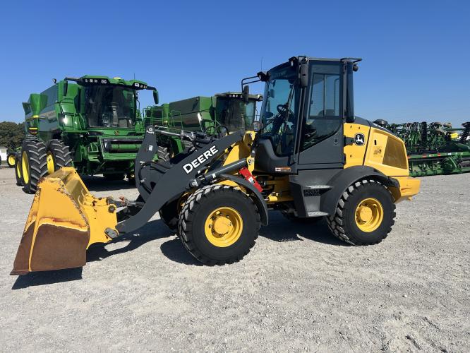 John Deere 324L