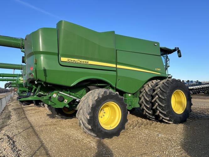 John Deere S790