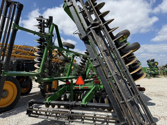 John Deere 2635