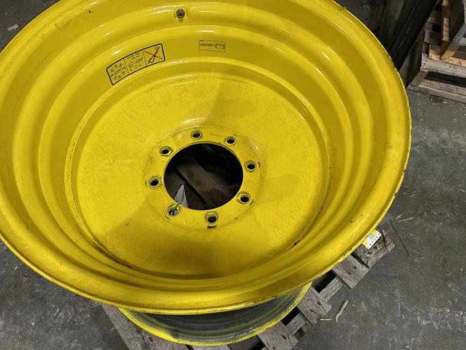 John Deere AXE76549 WHEEL 30X25