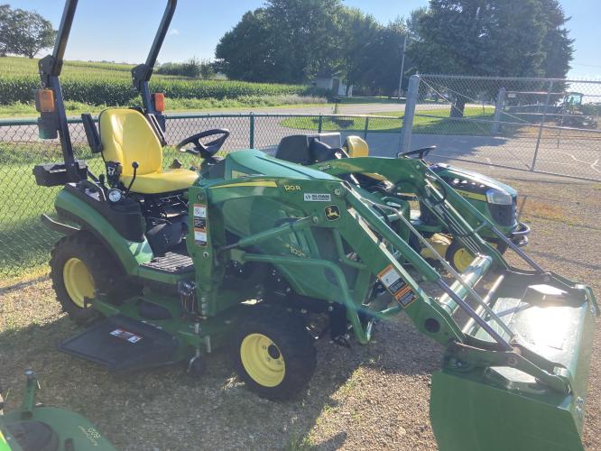 John Deere 1025R