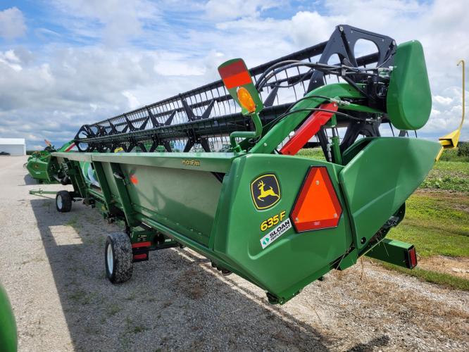 John Deere 635F