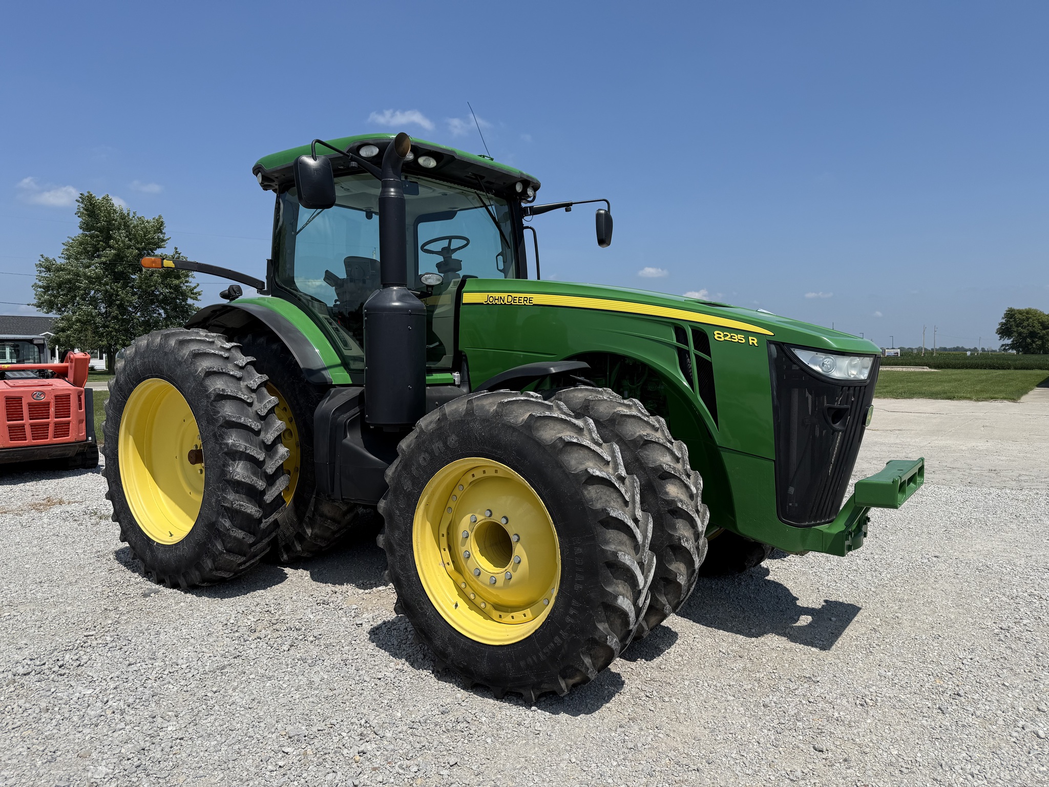 2013 John Deere 8235R