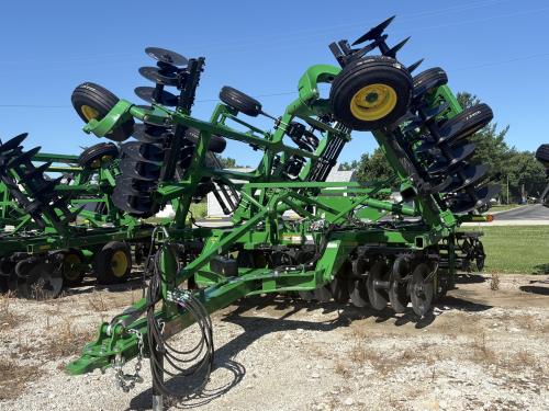 2025 John Deere 2720