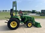 John Deere 3032E