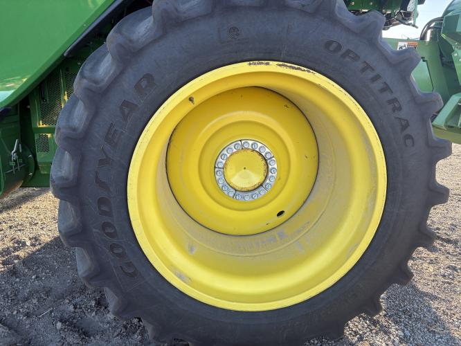 John Deere X9 1100