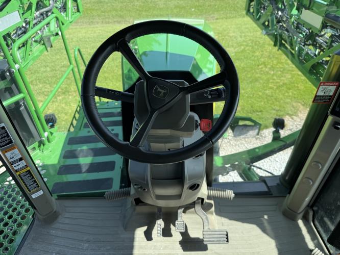 John Deere 412R