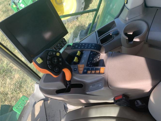 John Deere S770