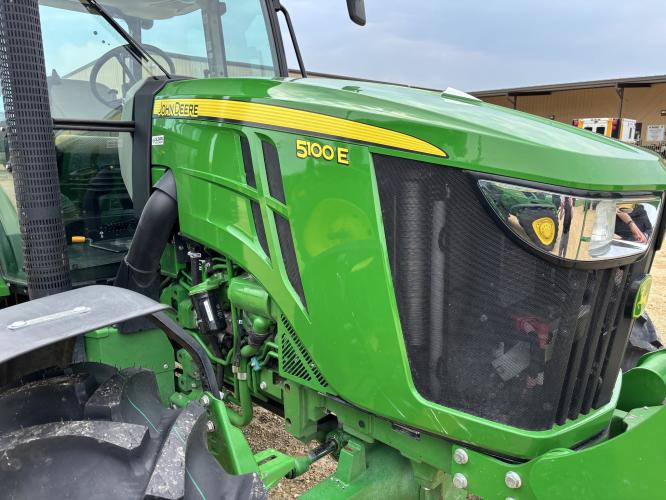 John Deere 5100E