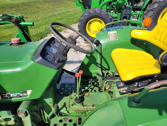 John Deere 1250