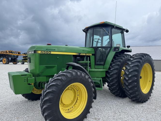John Deere 4560