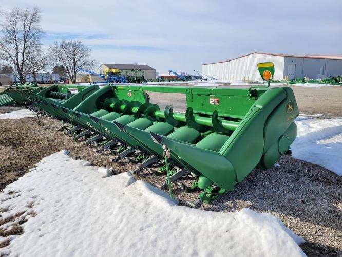 John Deere 708C