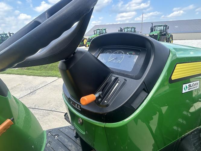 John Deere 4066M