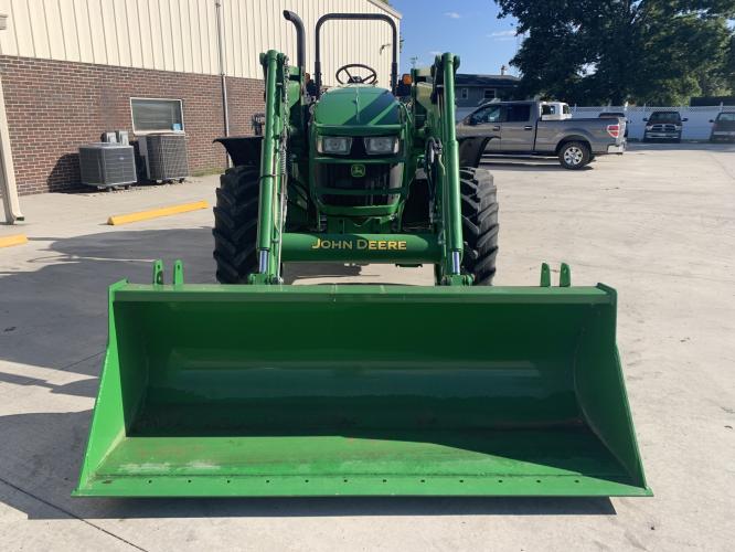 John Deere 5090M