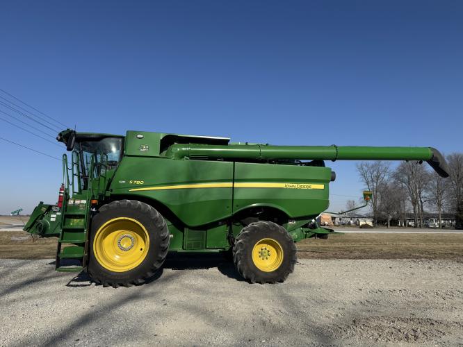 John Deere S780