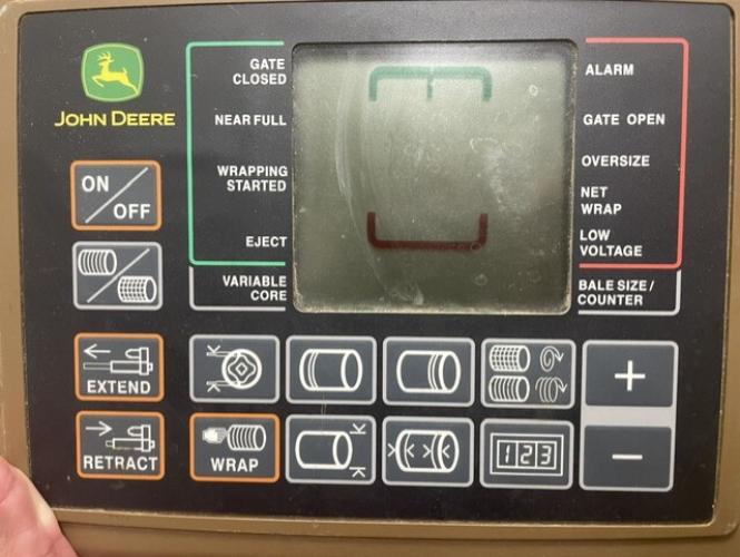 John Deere 569