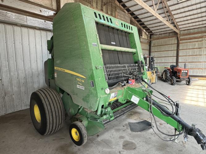 John Deere 560M