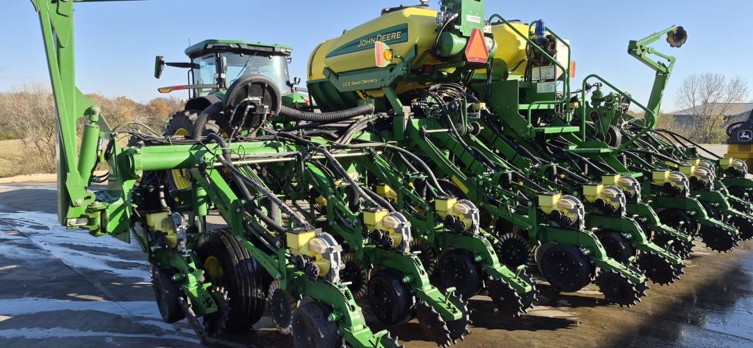 John Deere 1790