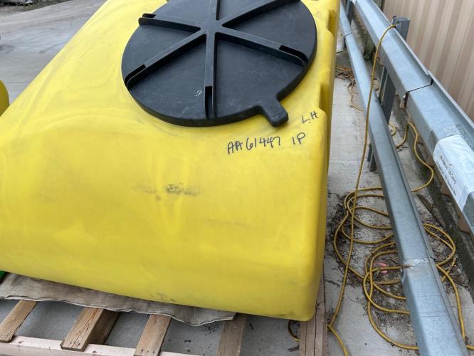 John Deere AA61447 / AA82882 50 bu CCS seed tank
