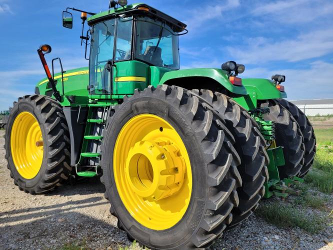 John Deere 9230