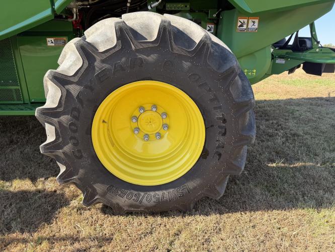 John Deere S780
