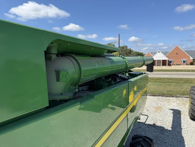 John Deere S780