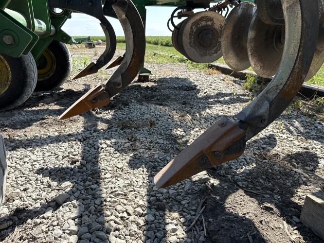 John Deere 2720