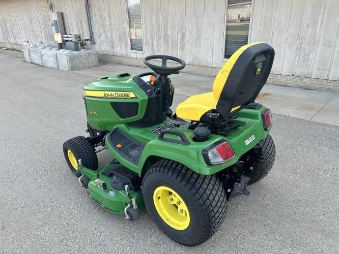 John Deere X730
