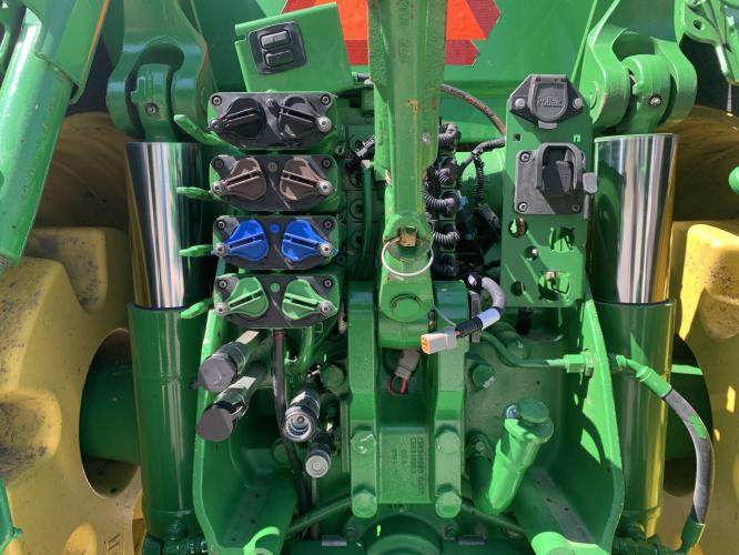 John Deere 8310R