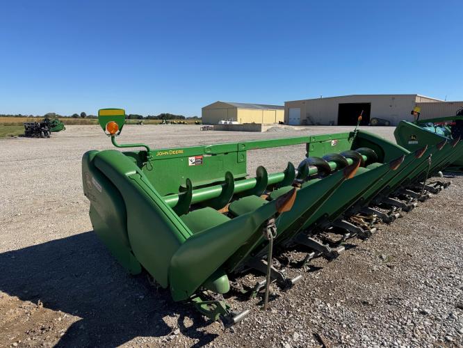 John Deere 608C