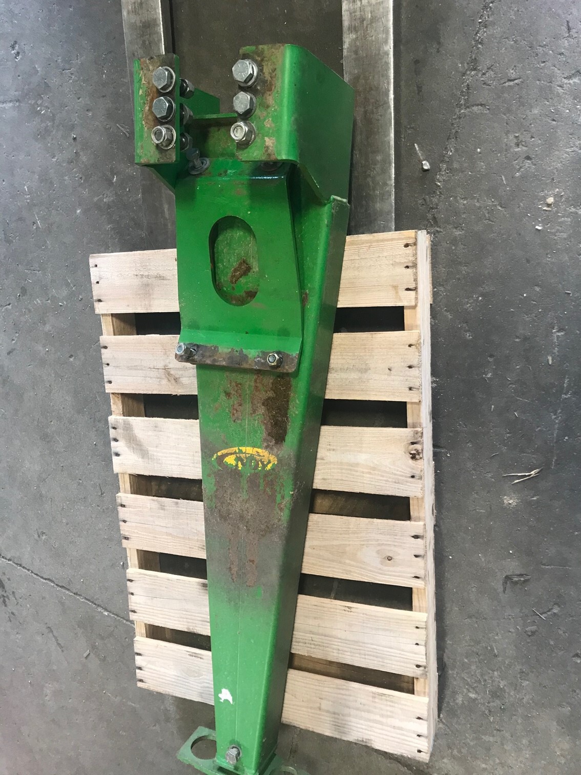 Used John Deere NDY CBTHS13 COMBINE REAR HITCH 200342 Sloan Implement