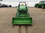 John Deere 3046R