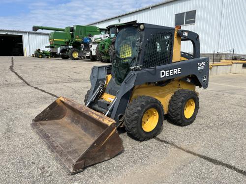 2011 John Deere 326D