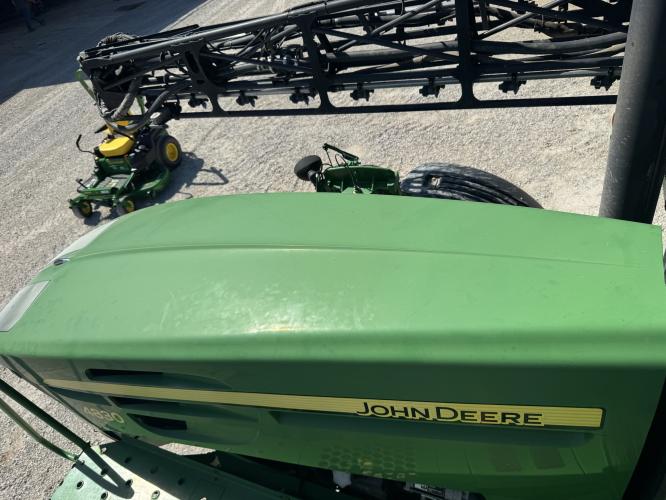 John Deere 4830