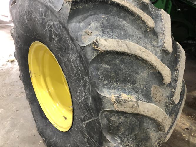 John Deere X9 1100