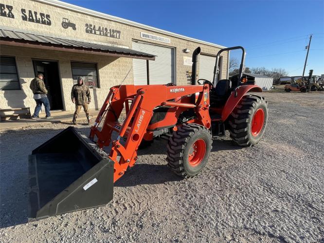 KUBOTA M7060D