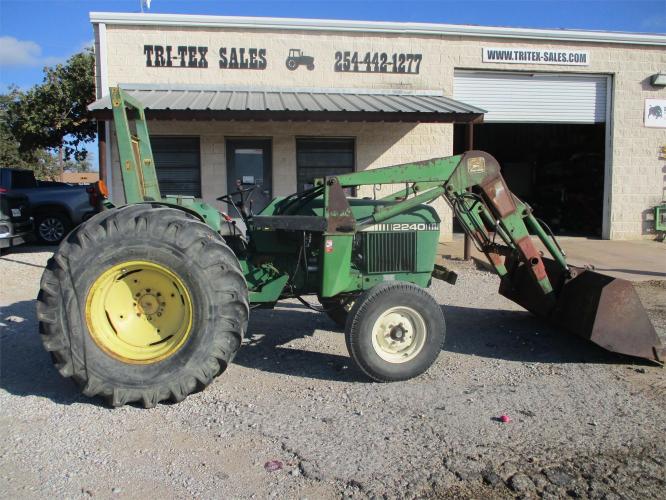 JOHN DEERE 2240